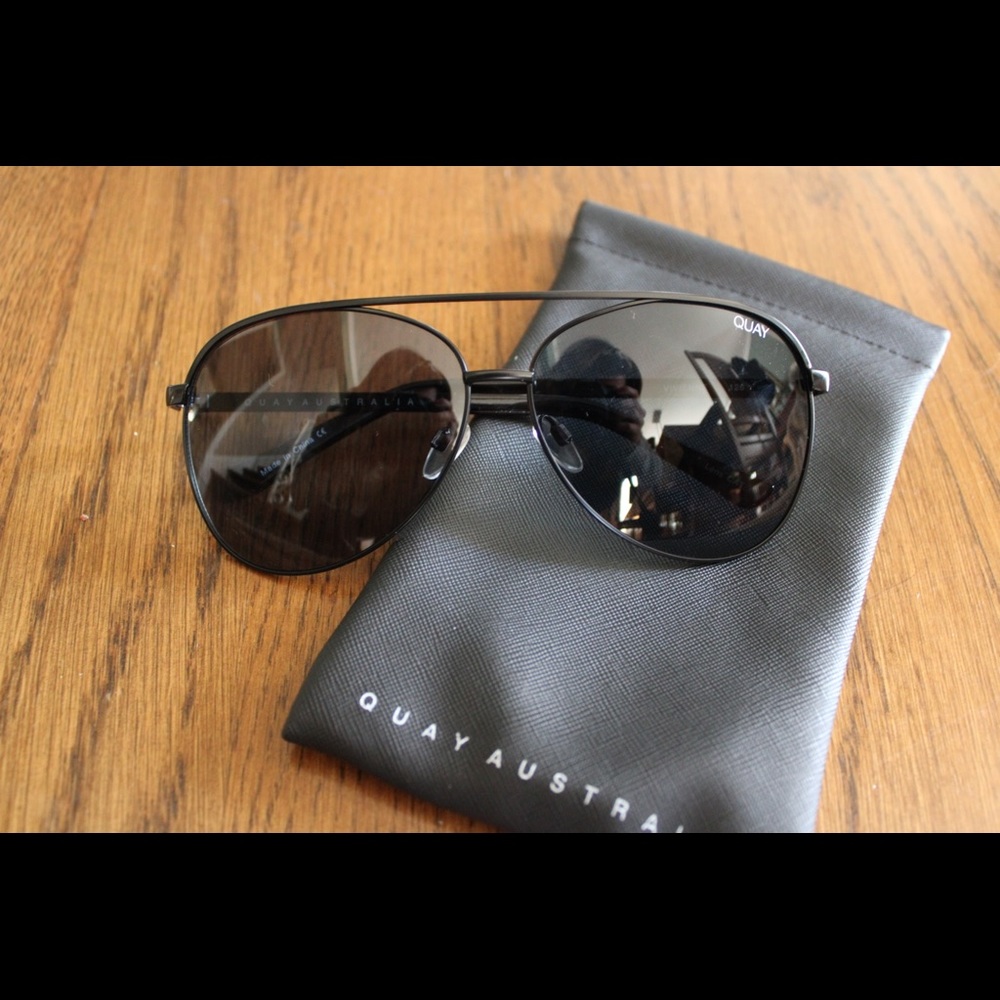 Quay VIVIENNE Aviators